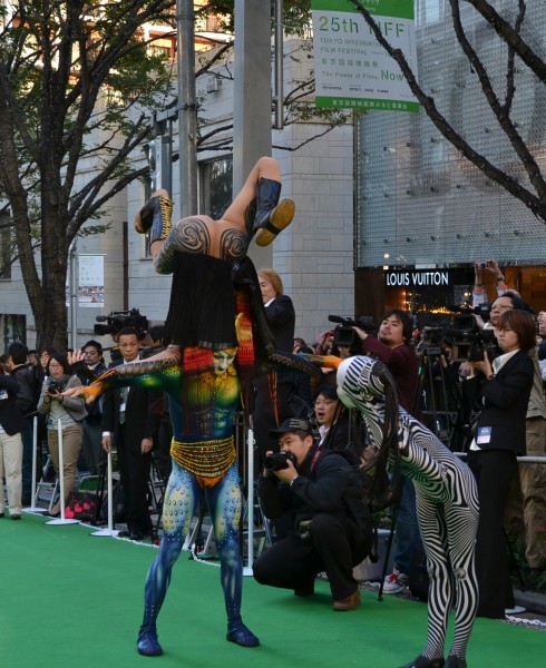 太阳马戏团：遥远的世界剧照的剧照