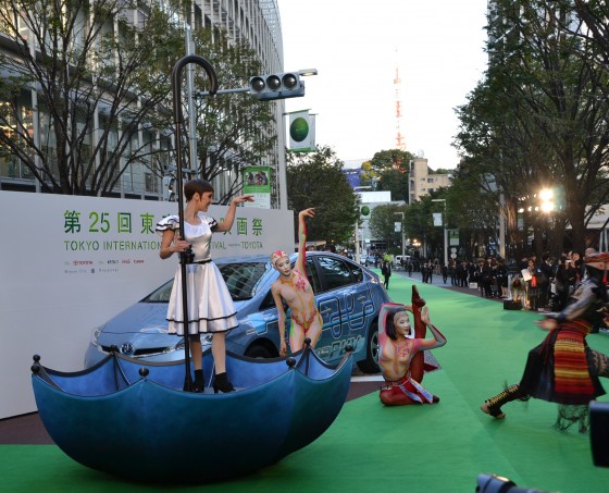 太阳马戏团：遥远的世界剧照的剧照