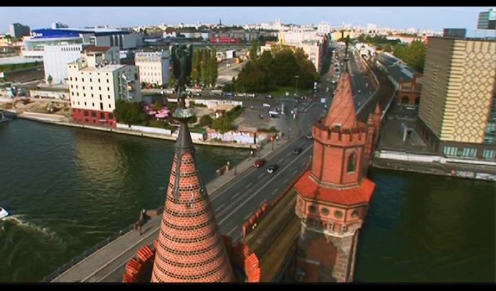 半空眺柏林：伴着齐柏林飞艇看首都剧照的剧照