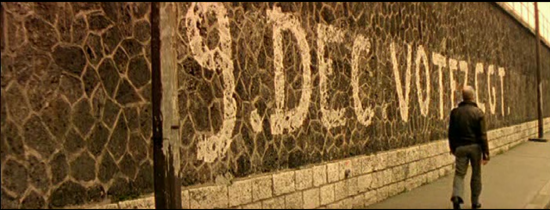 独自站立剧照的剧照