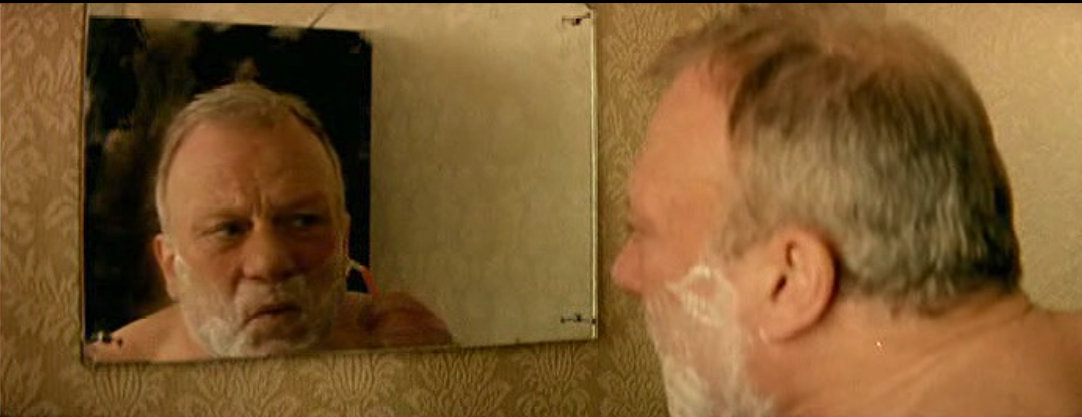 独自站立剧照的剧照