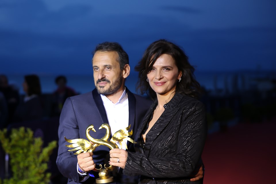 你觉得我是谁剧照的剧照