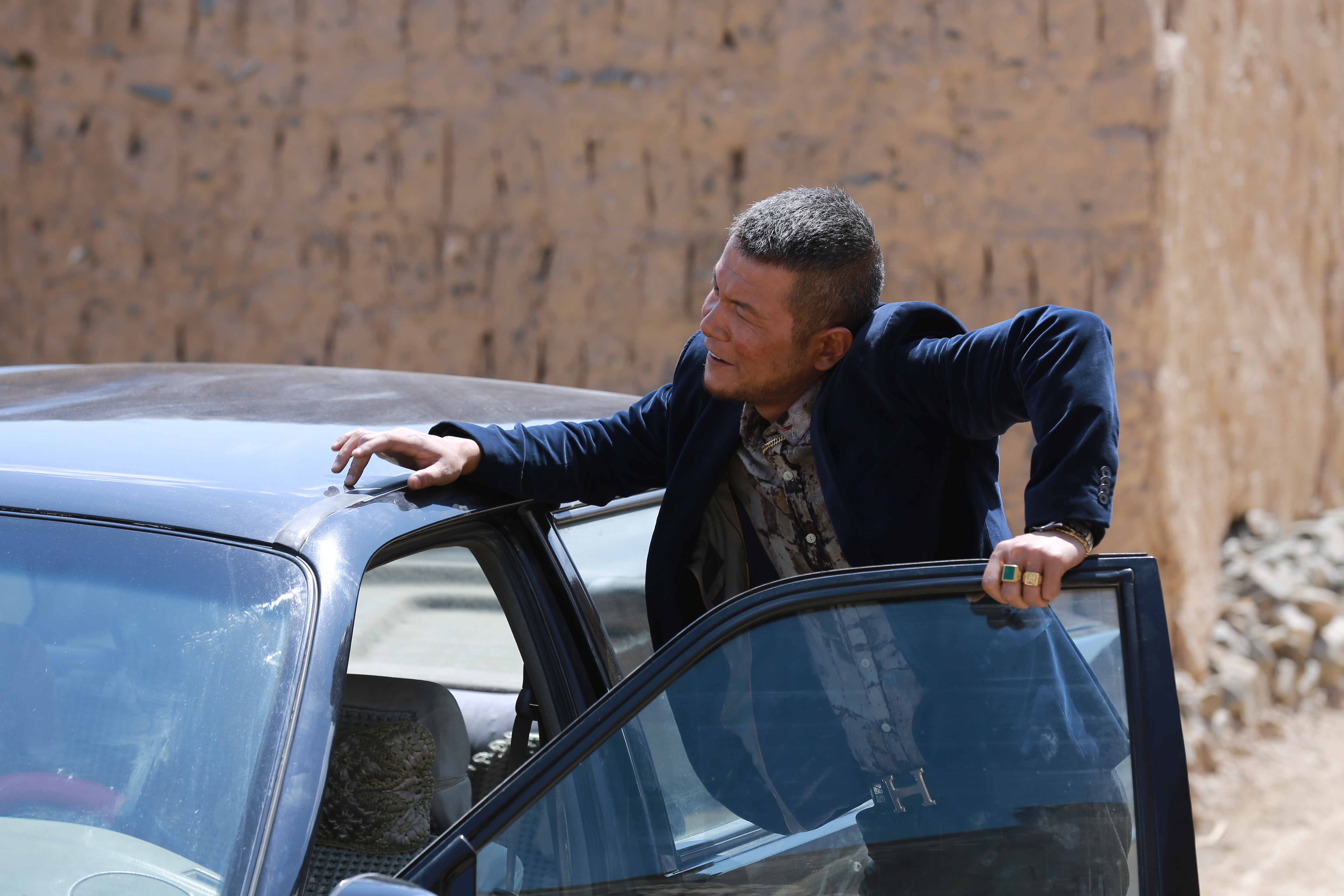 狂怒的金佛剧照的剧照