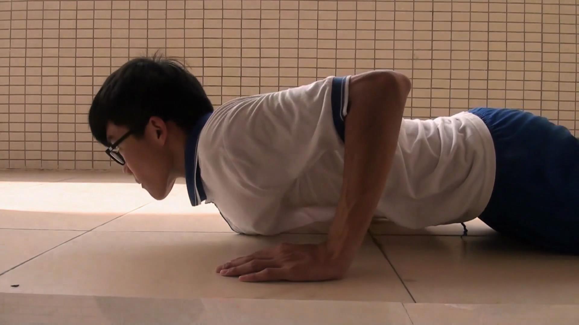 烙在后背上的青春剧照的剧照