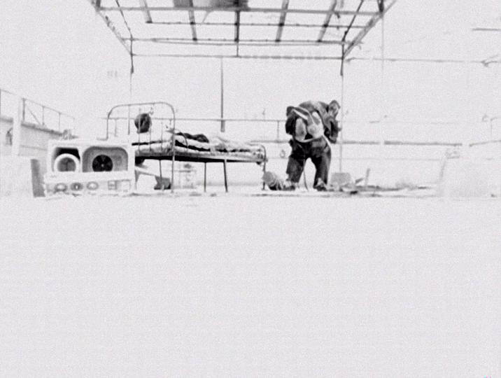 追悼暗语剧照的剧照