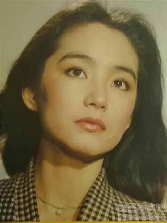 枪口下的小百合剧照的剧照