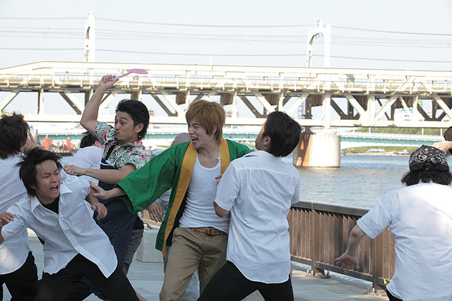 浅草少年剧照的剧照