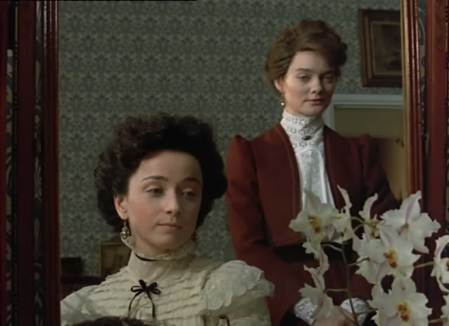 爬行人剧照的剧照