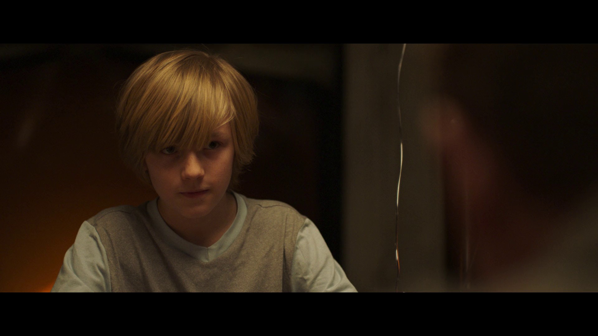 禁闭男童剧照的剧照