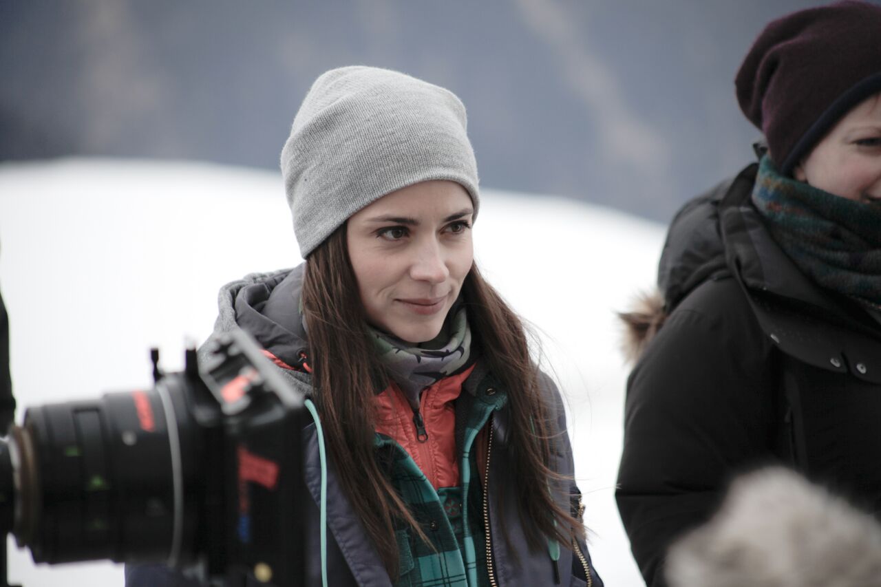 背带短裤丧尸来袭剧照的剧照