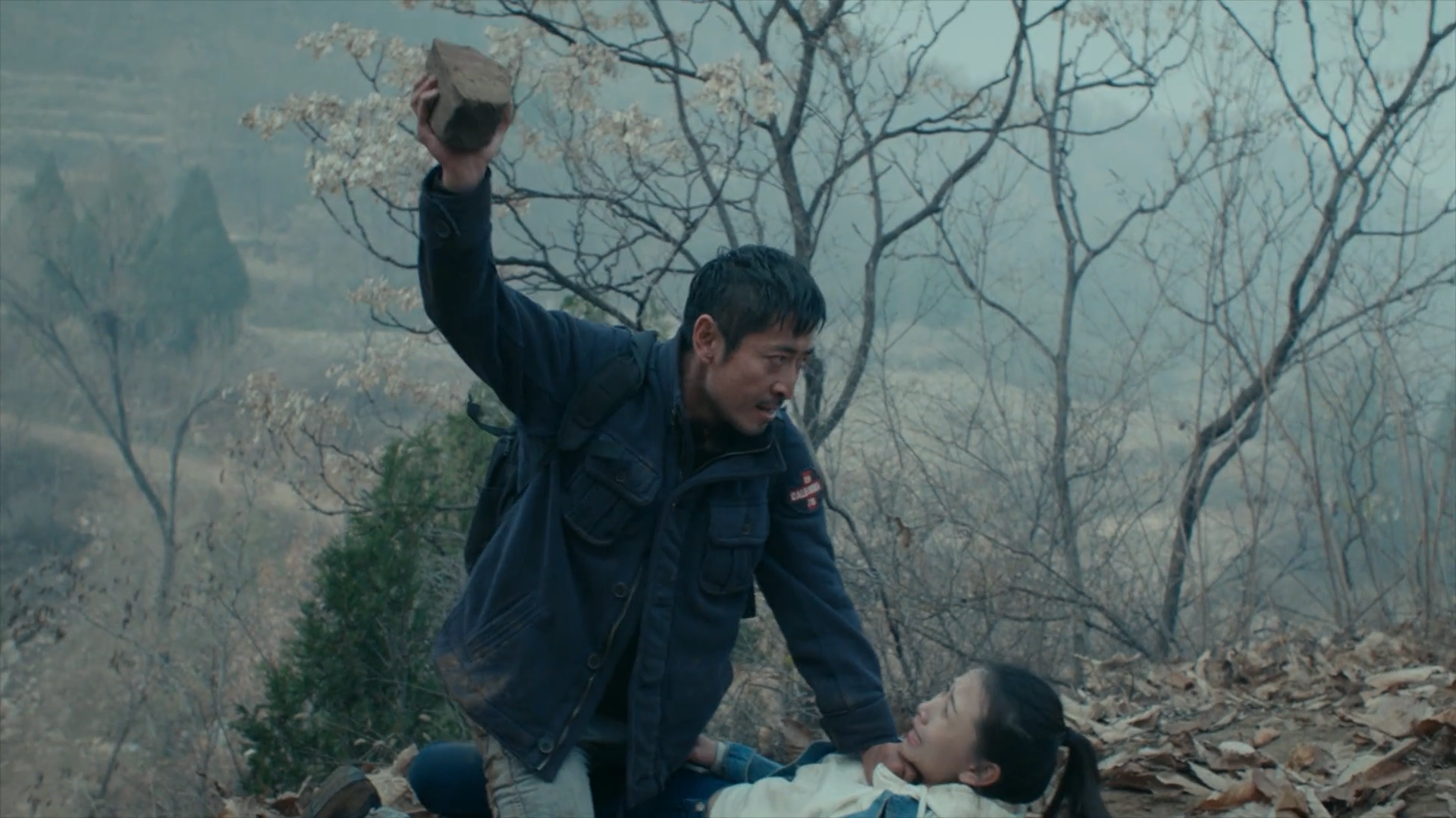 云雾笼罩的山峰剧照的剧照