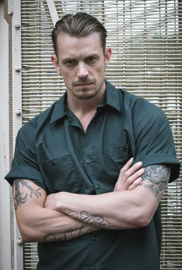 告密者剧照的剧照