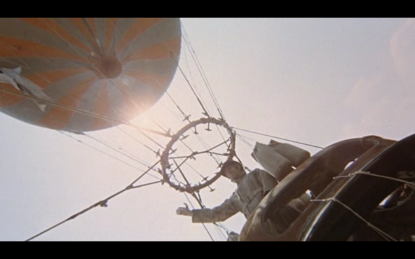 坐卧两用室剧照的剧照