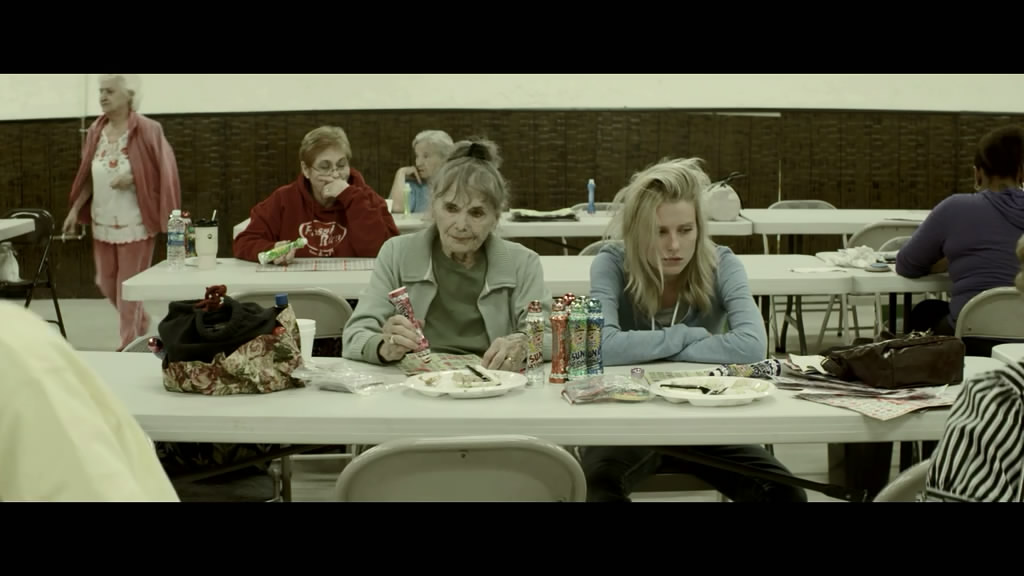 待绽蔷薇剧照的剧照