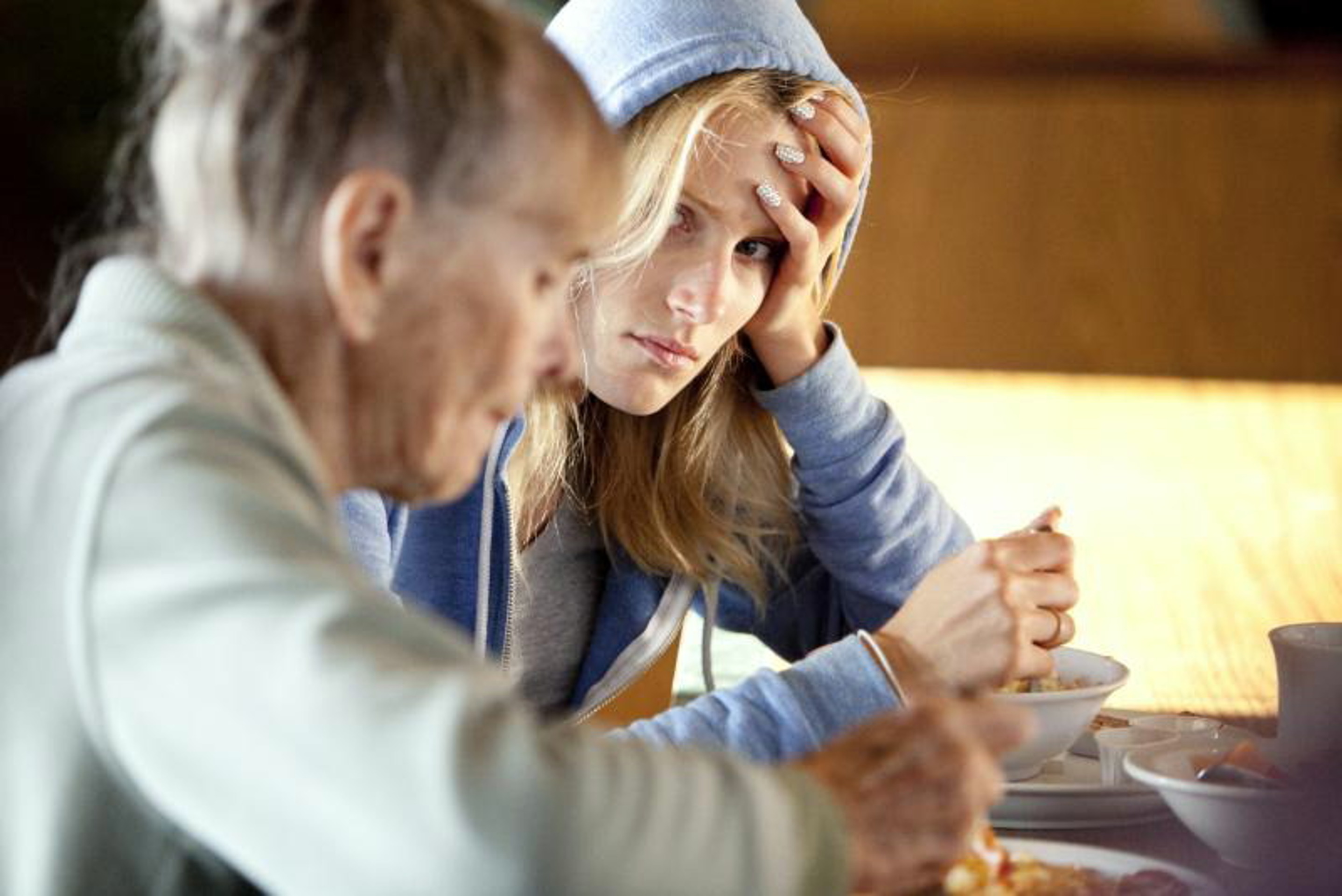 待绽蔷薇剧照的剧照