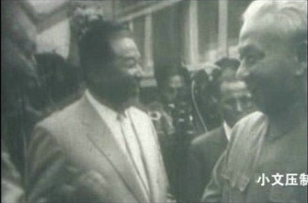 少奇同志，人民怀念你剧照的剧照