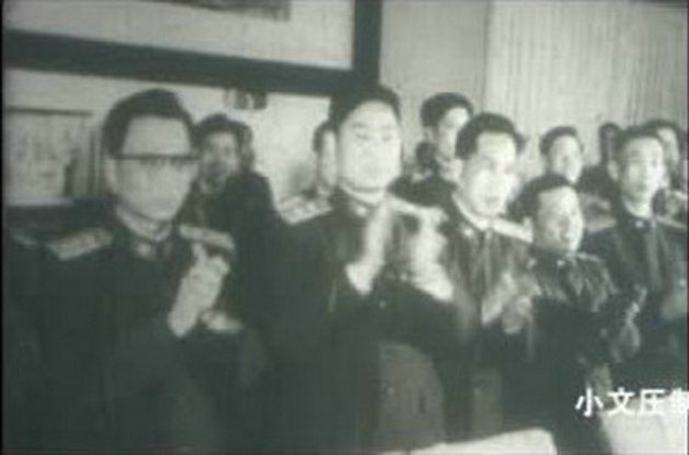 少奇同志，人民怀念你剧照的剧照