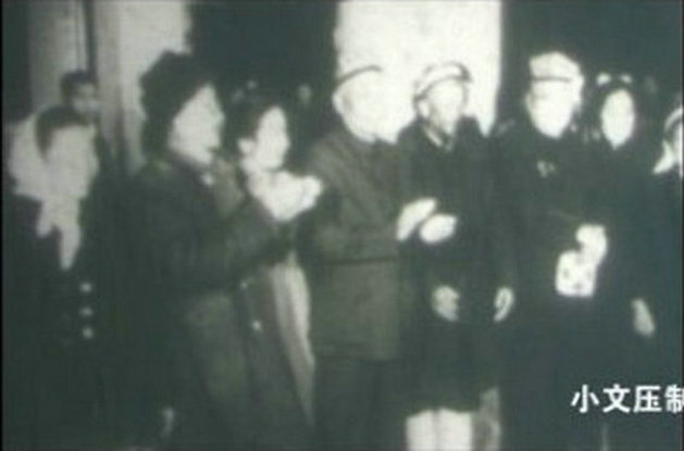 少奇同志，人民怀念你剧照的剧照