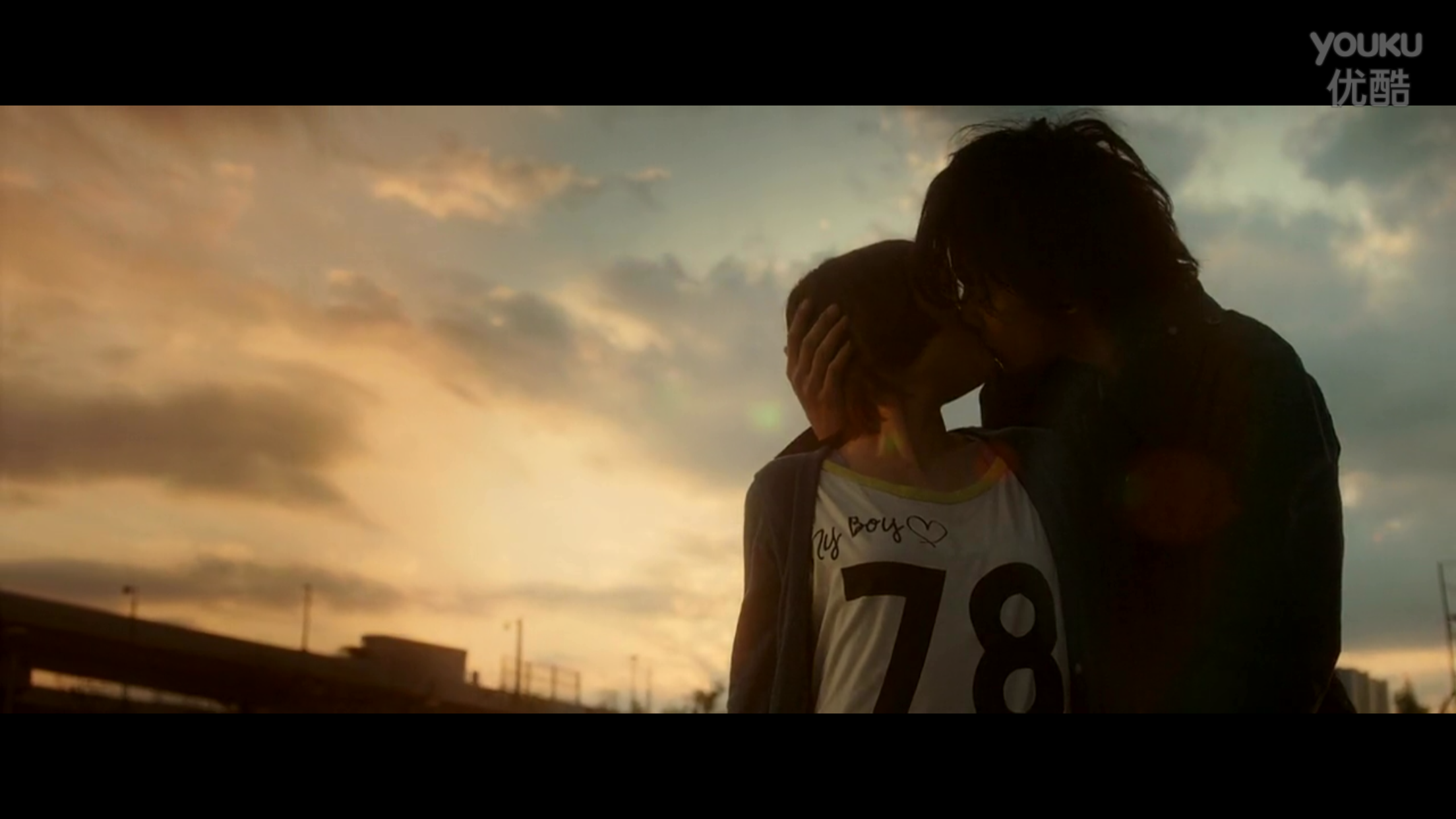 她爱上了我的谎剧照的剧照