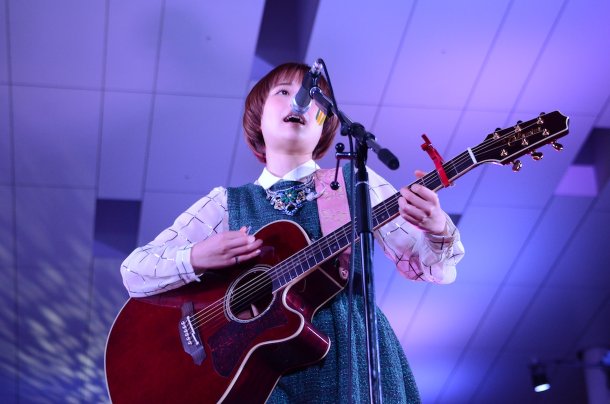 她爱上了我的谎剧照的剧照