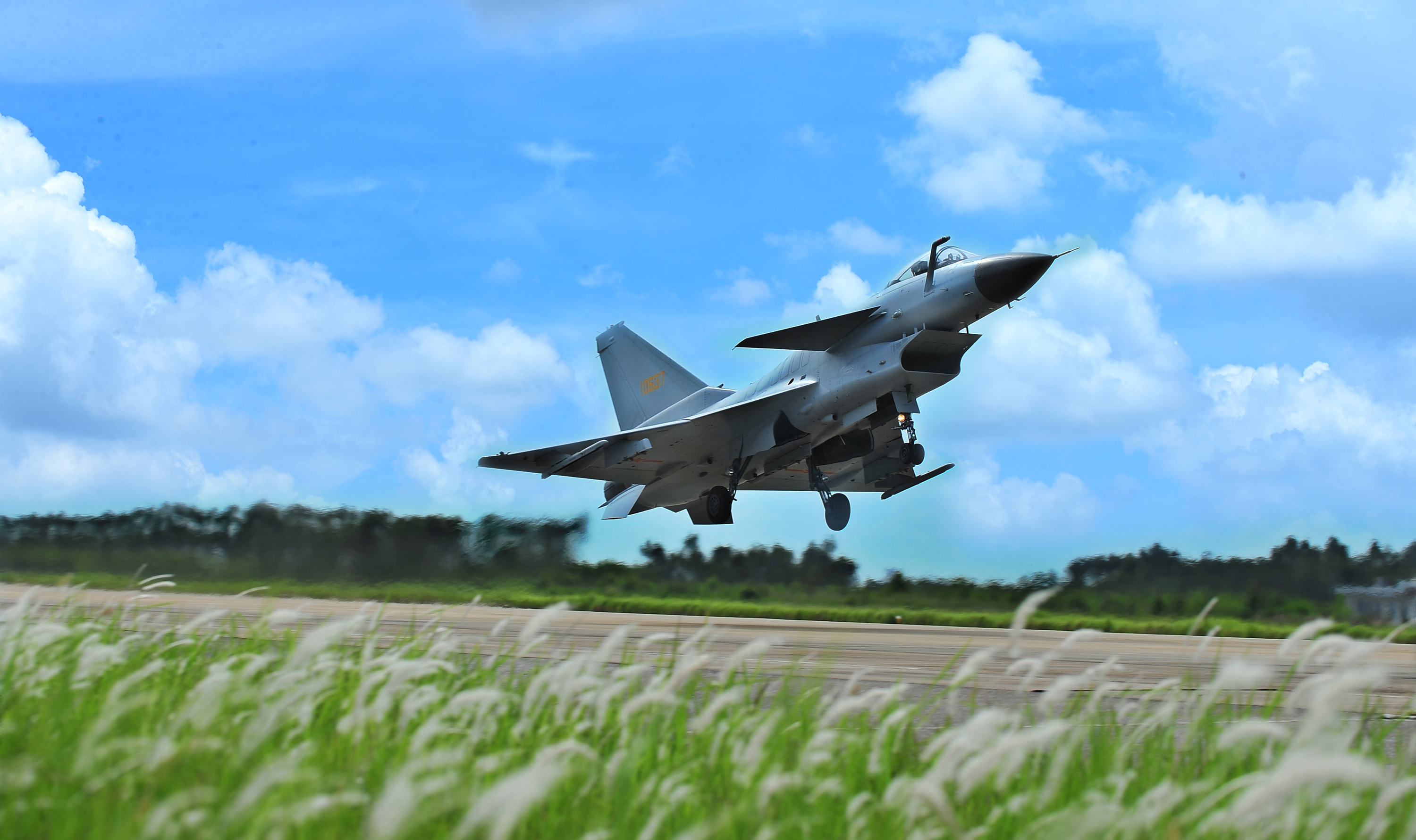 歼十出击剧照的剧照