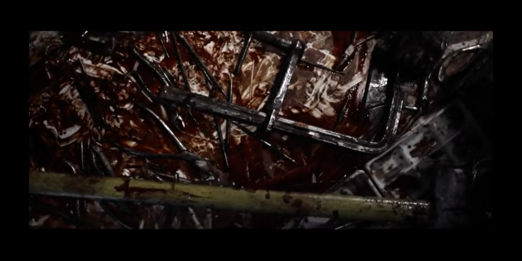 误入魔爪剧照的剧照