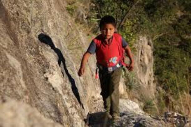 翻山涉水上学路剧照的剧照