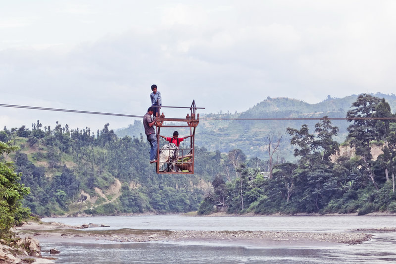 翻山涉水上学路剧照的剧照