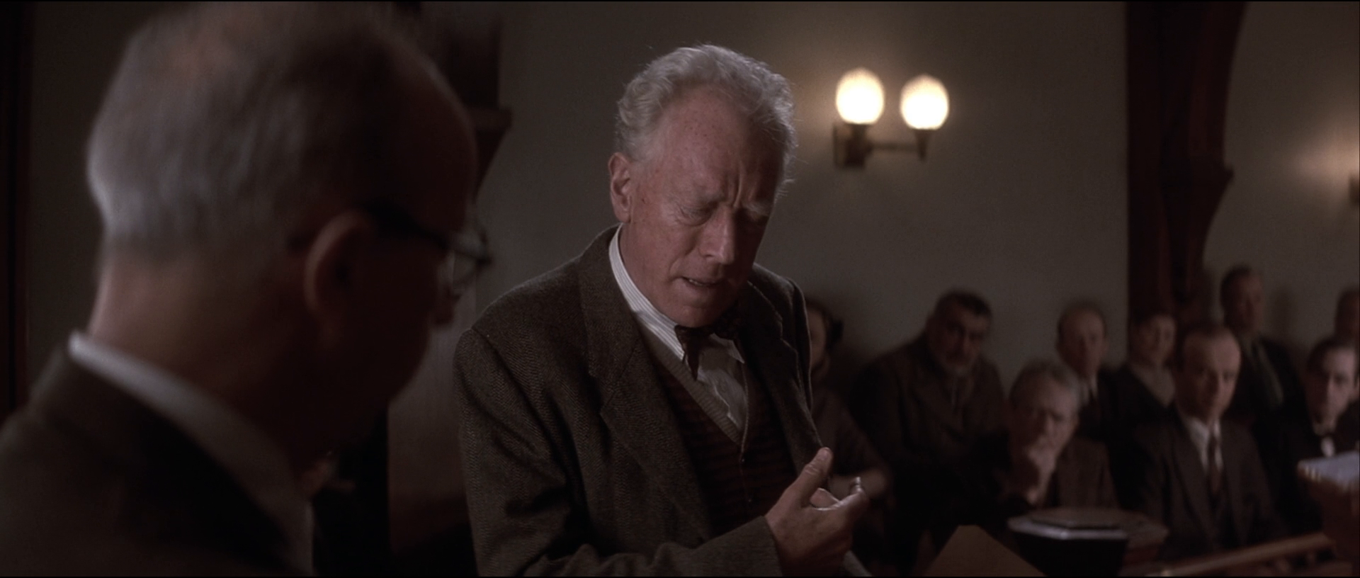 落在香杉树的雪花剧照的剧照