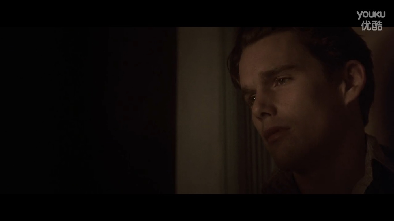 落在香杉树的雪花剧照的剧照