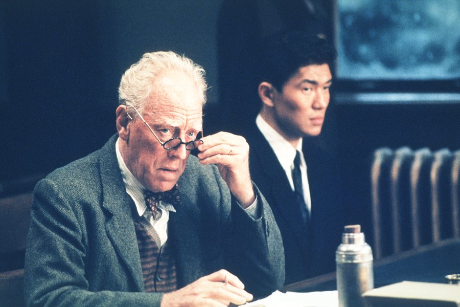 落在香杉树的雪花剧照的剧照