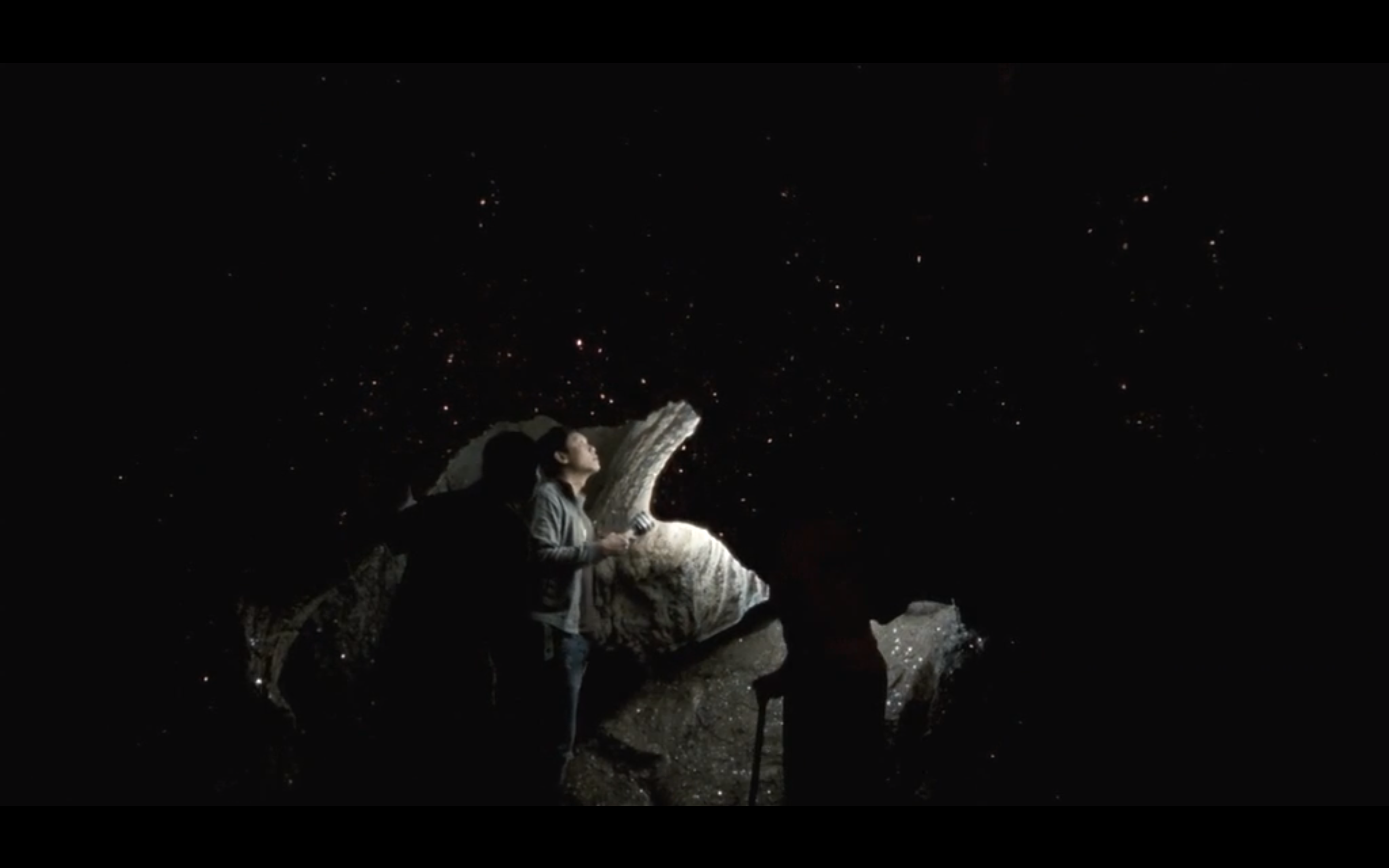 能召回前世的布米叔叔剧照的剧照