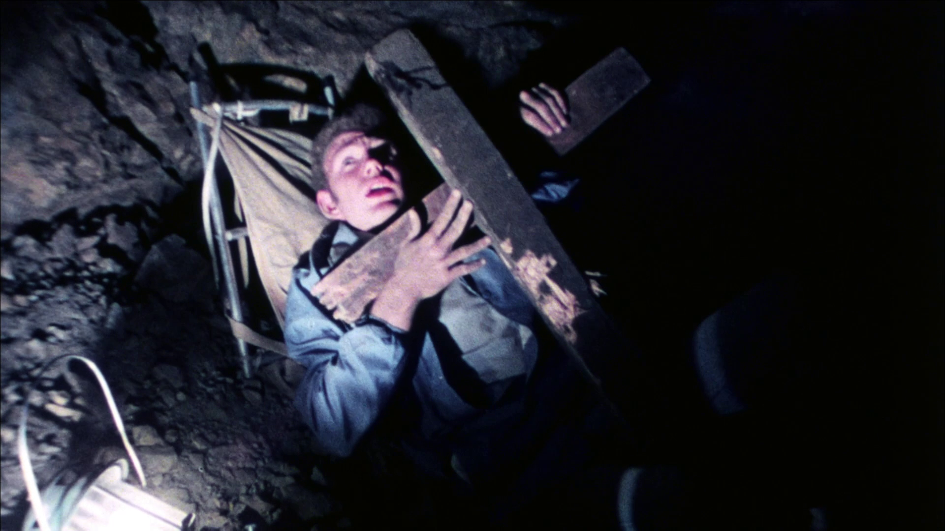 神秘洞穴剧照的剧照