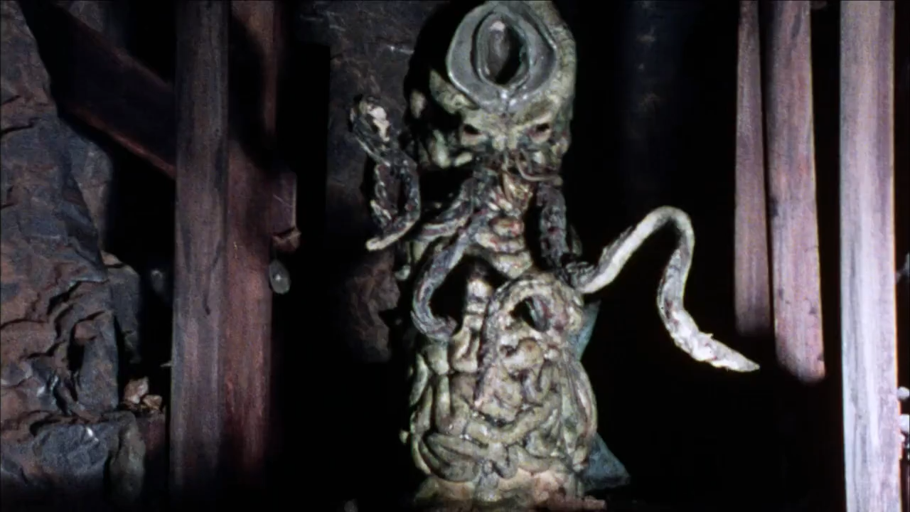 神秘洞穴剧照的剧照