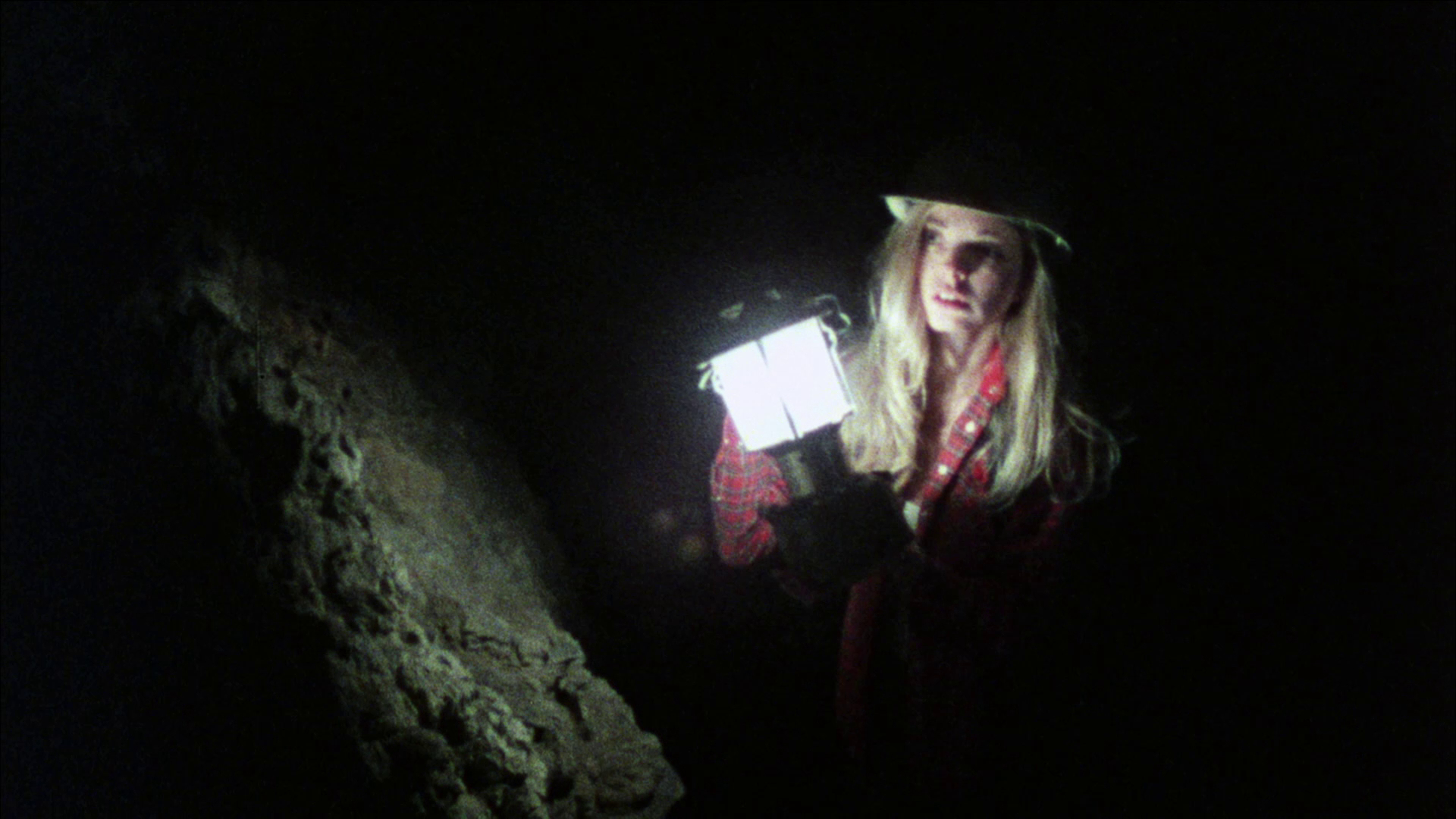 神秘洞穴剧照的剧照