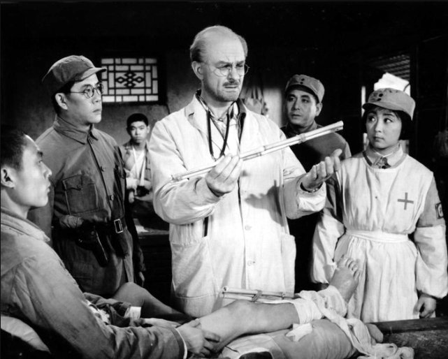 白求恩大夫剧照的剧照