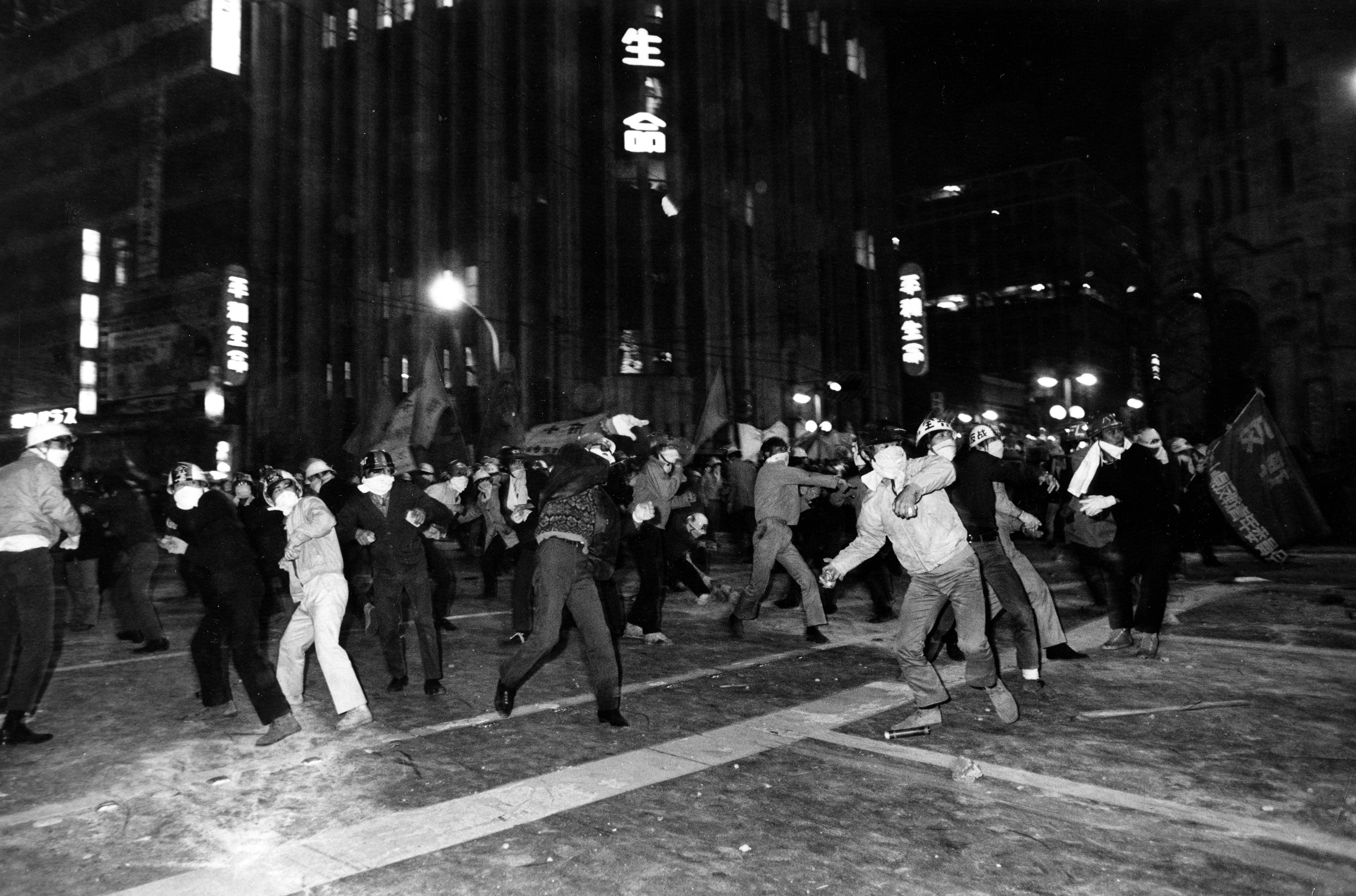 联合赤军实录：通向浅间山庄之路剧照的剧照