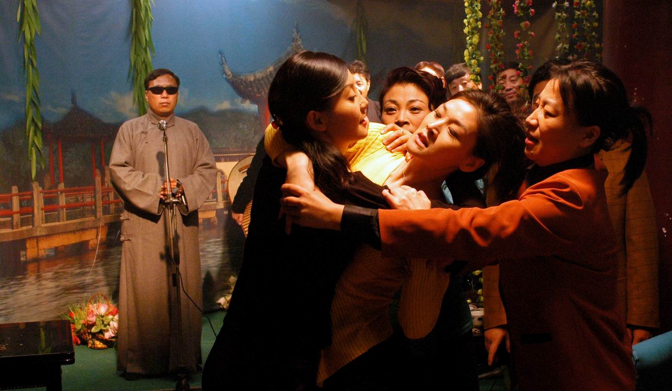 鸡犬不宁剧照的剧照