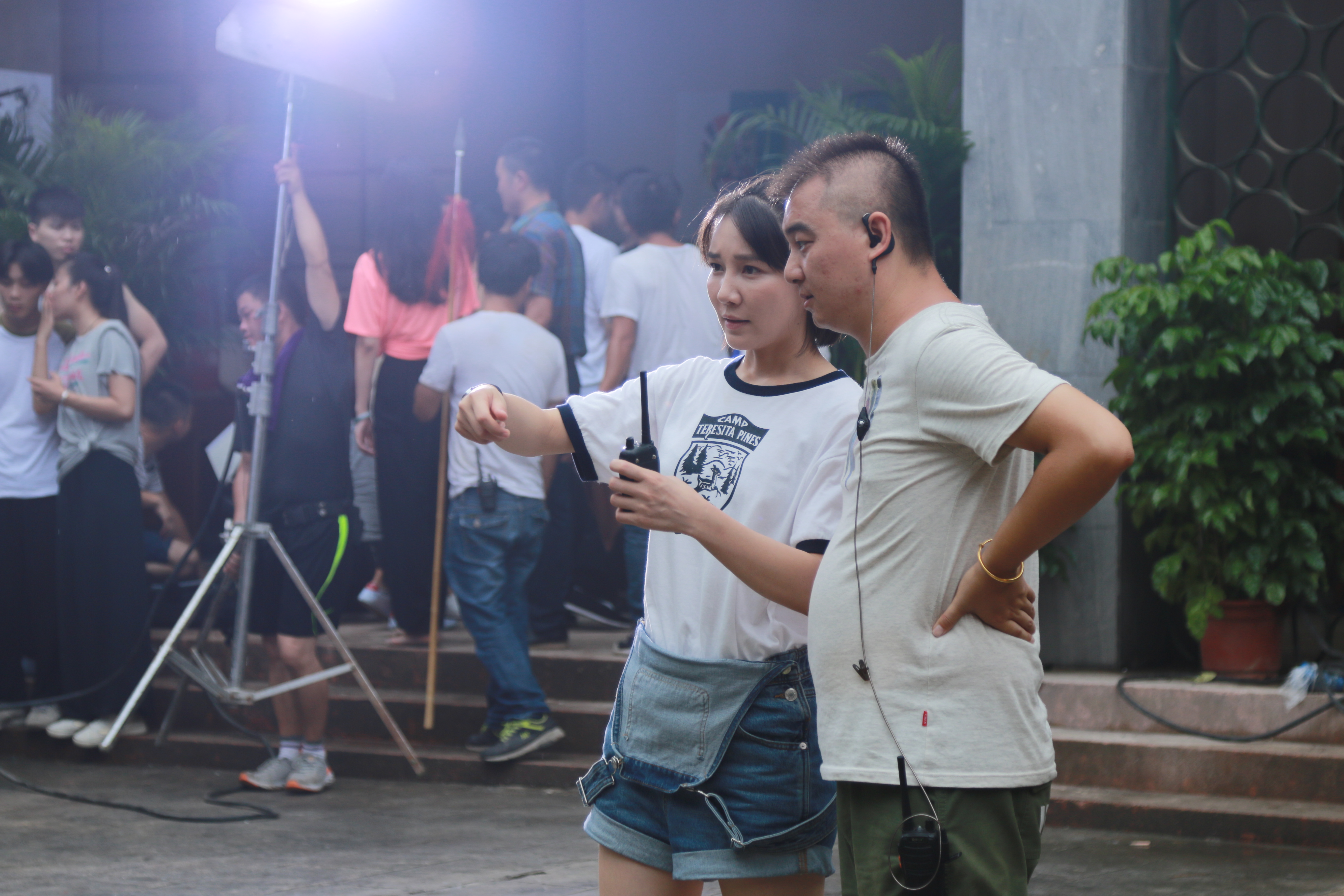 蓝色百褶裙剧照的剧照