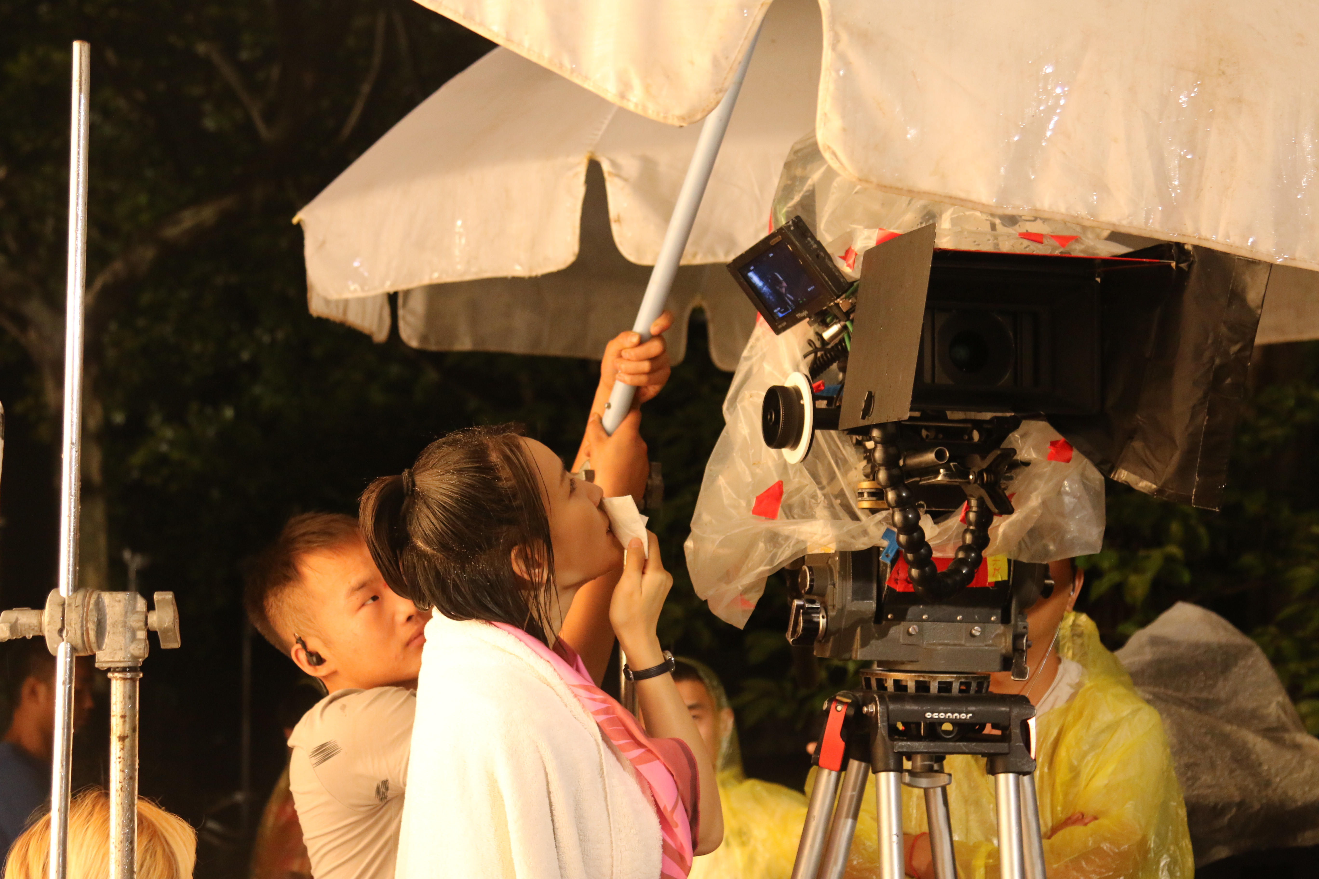 蓝色百褶裙剧照的剧照