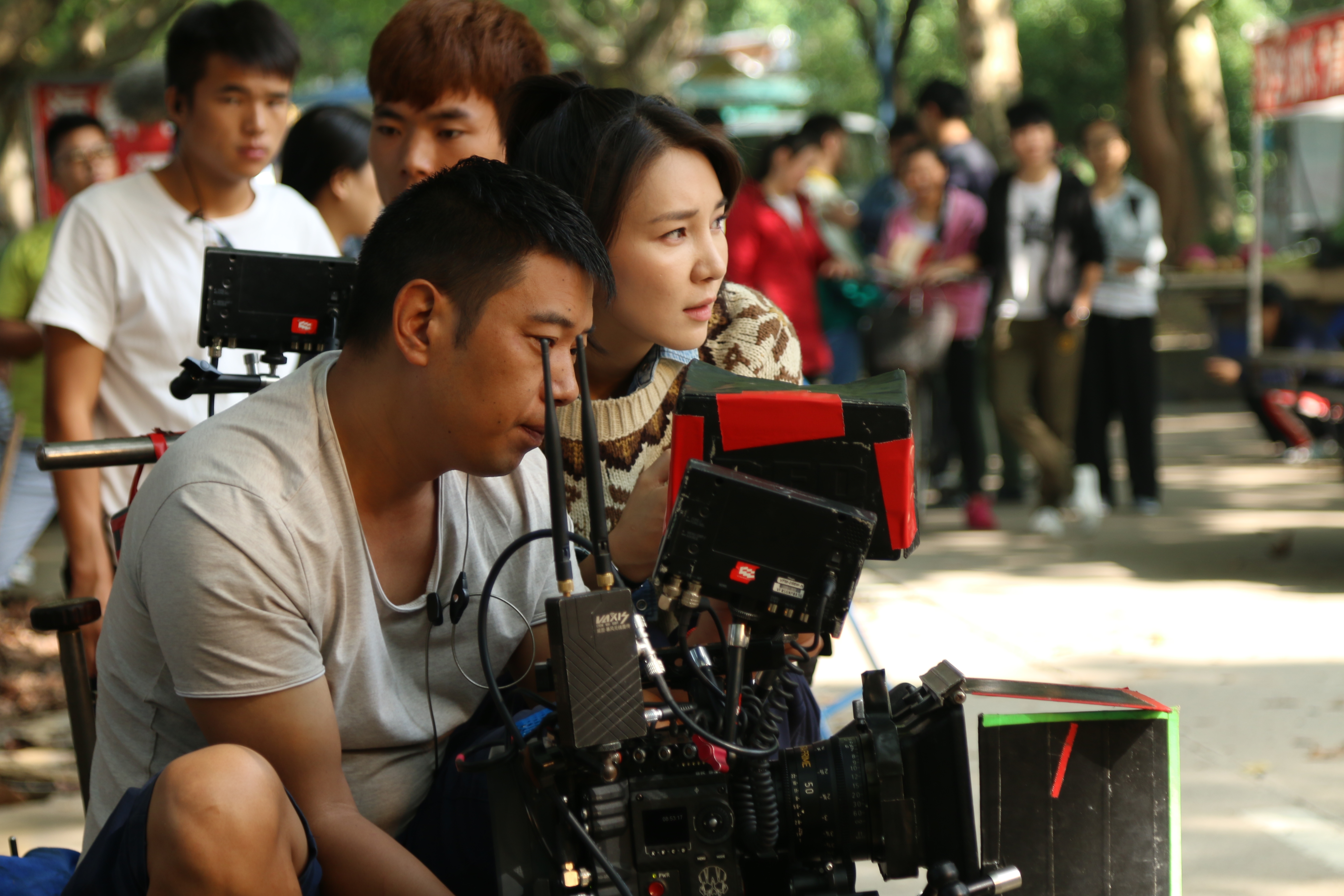 蓝色百褶裙剧照的剧照