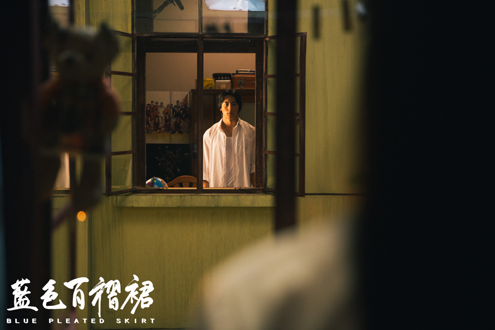 蓝色百褶裙剧照的剧照