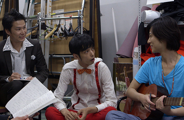 山内惠介・THE歌謡ムービー 昭和歌謡危機一髪！剧照的剧照