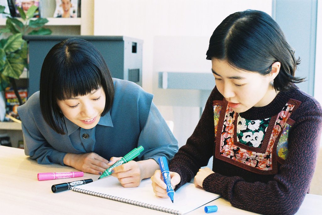 在蓝色时分飞翔剧照的剧照