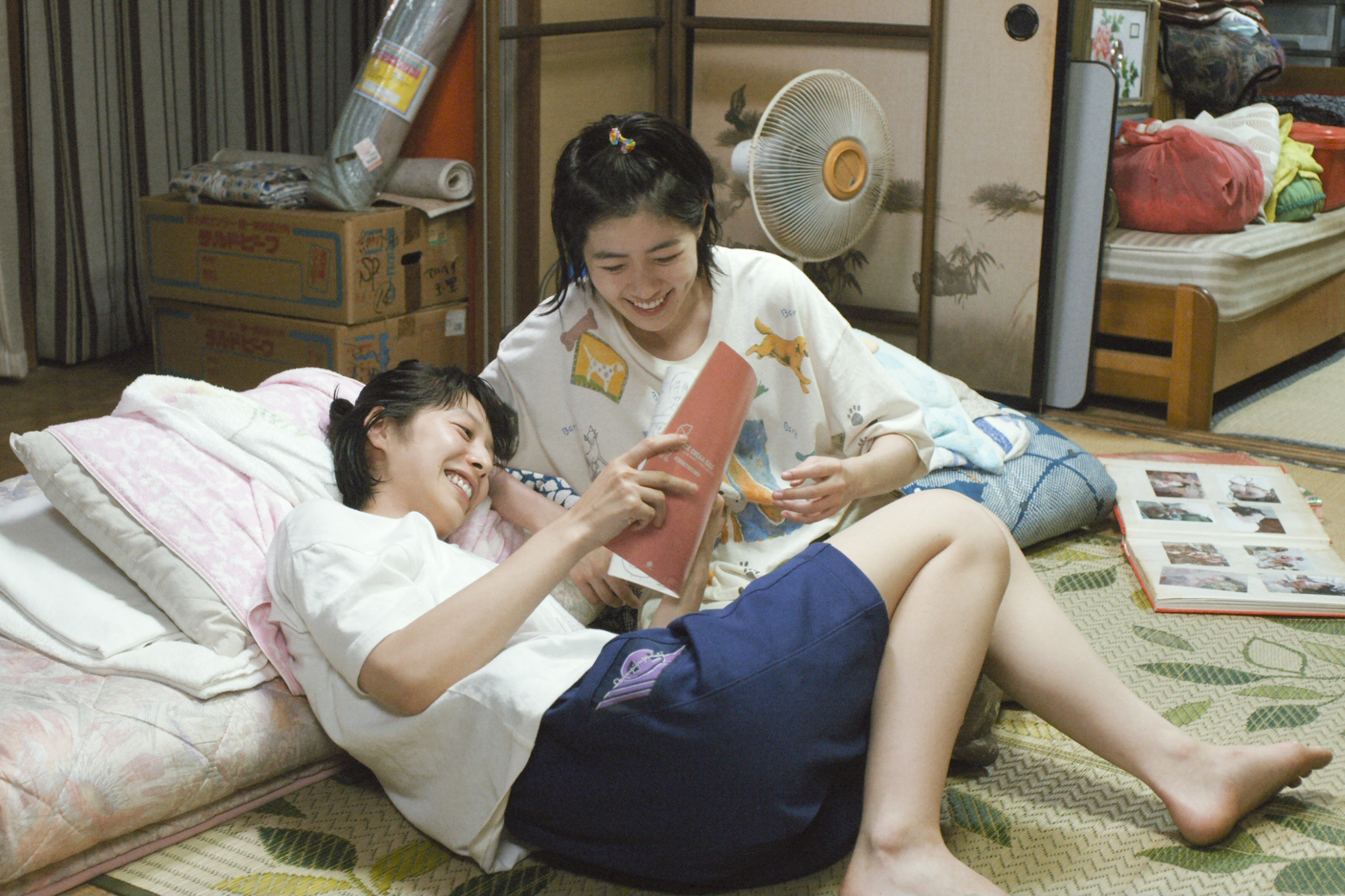 在蓝色时分飞翔剧照的剧照