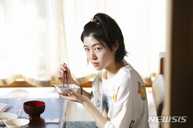 在蓝色时分飞翔剧照的剧照