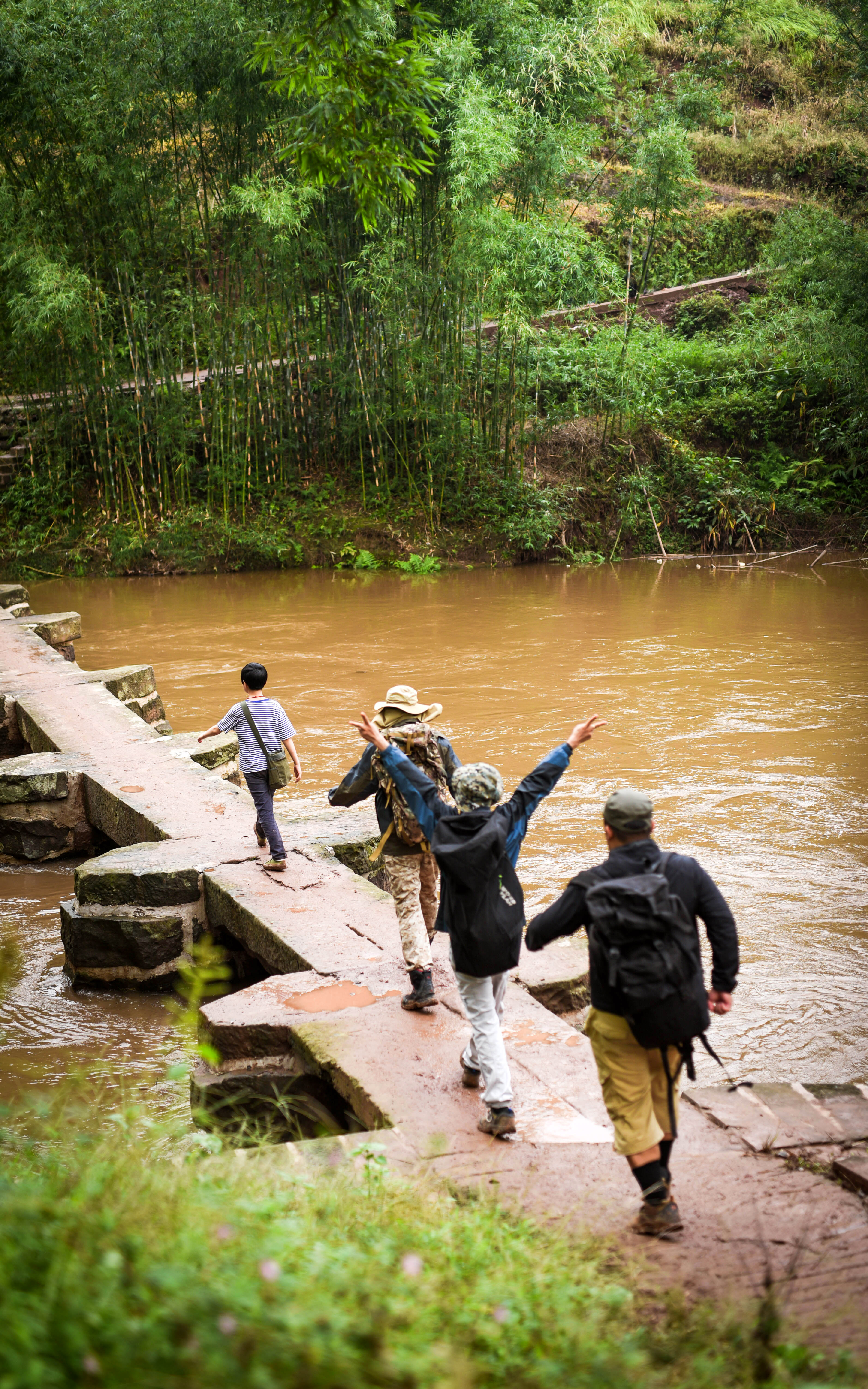 高兴逮笨贼剧照的剧照