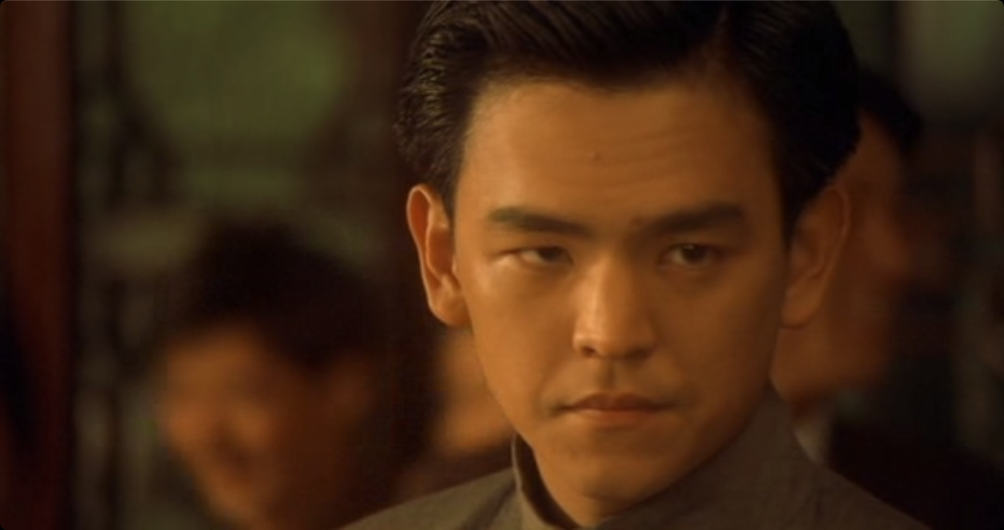 庭院里的女人剧照的剧照