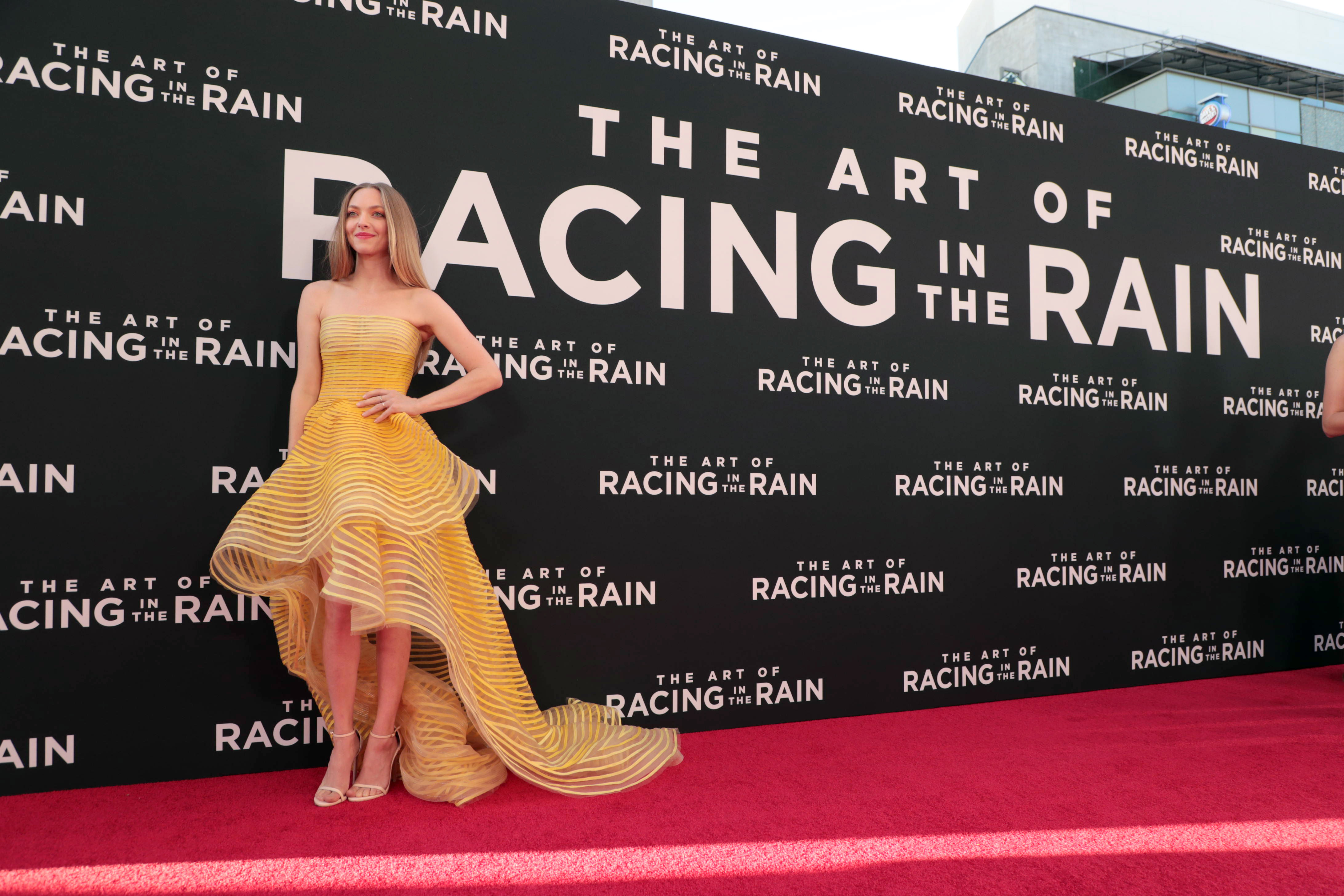 我在雨中等你剧照的剧照