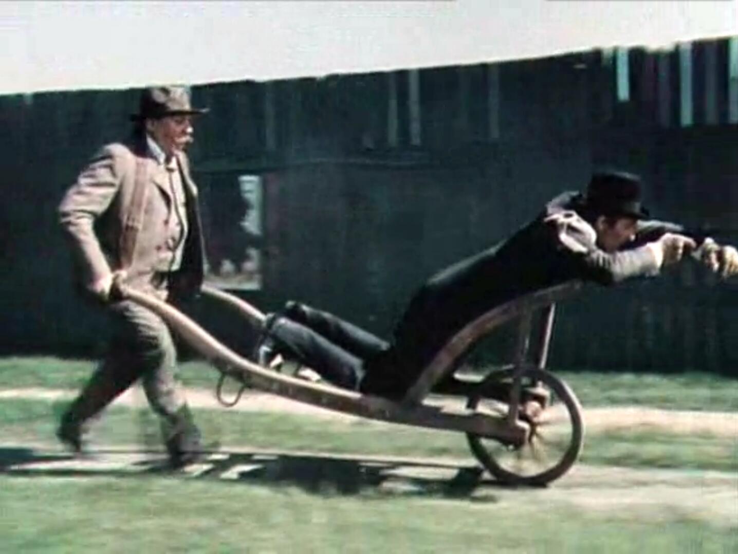 阿黛尔还没吃晚餐剧照的剧照